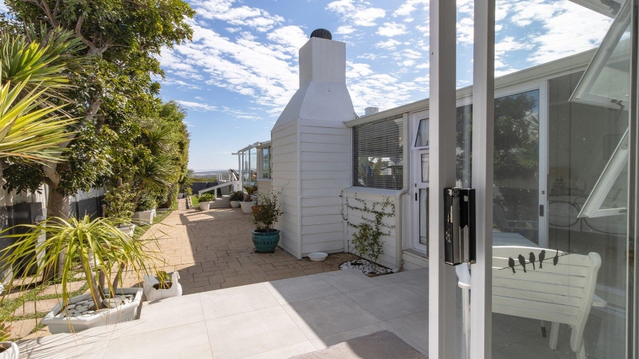 4 Bedroom Property for Sale in Grotto Bay Western Cape